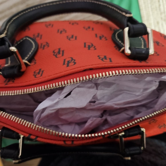 Dooney and bourke purse - Picture 2 of 8